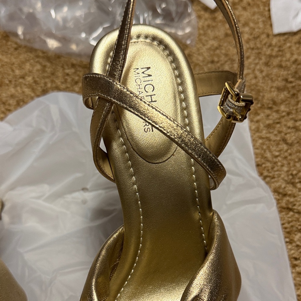 Michael Kors Gold Women's Sandals sz 7 - Picture 4 of 10